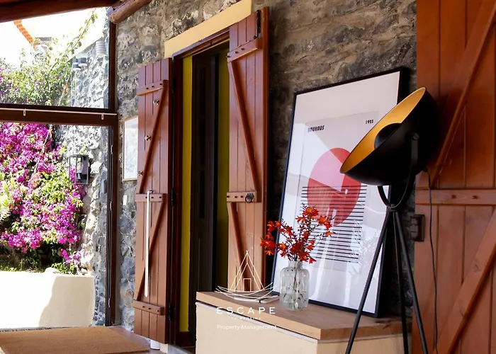 Hilltop Hideaway By Escape To Madeira