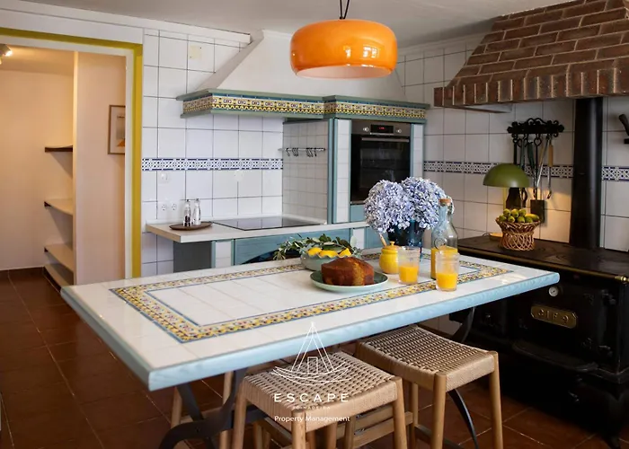 Hilltop Hideaway By Escape To Madeira * アルコ・ダ・カリェタ