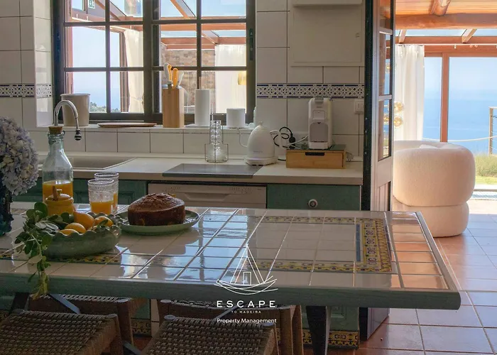 Hilltop Hideaway By Escape To Madeira * アルコ・ダ・カリェタ